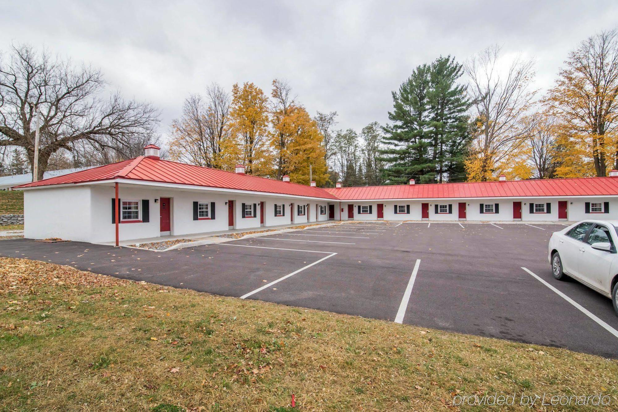 Econo Lodge Saint Albans Ngoại thất bức ảnh