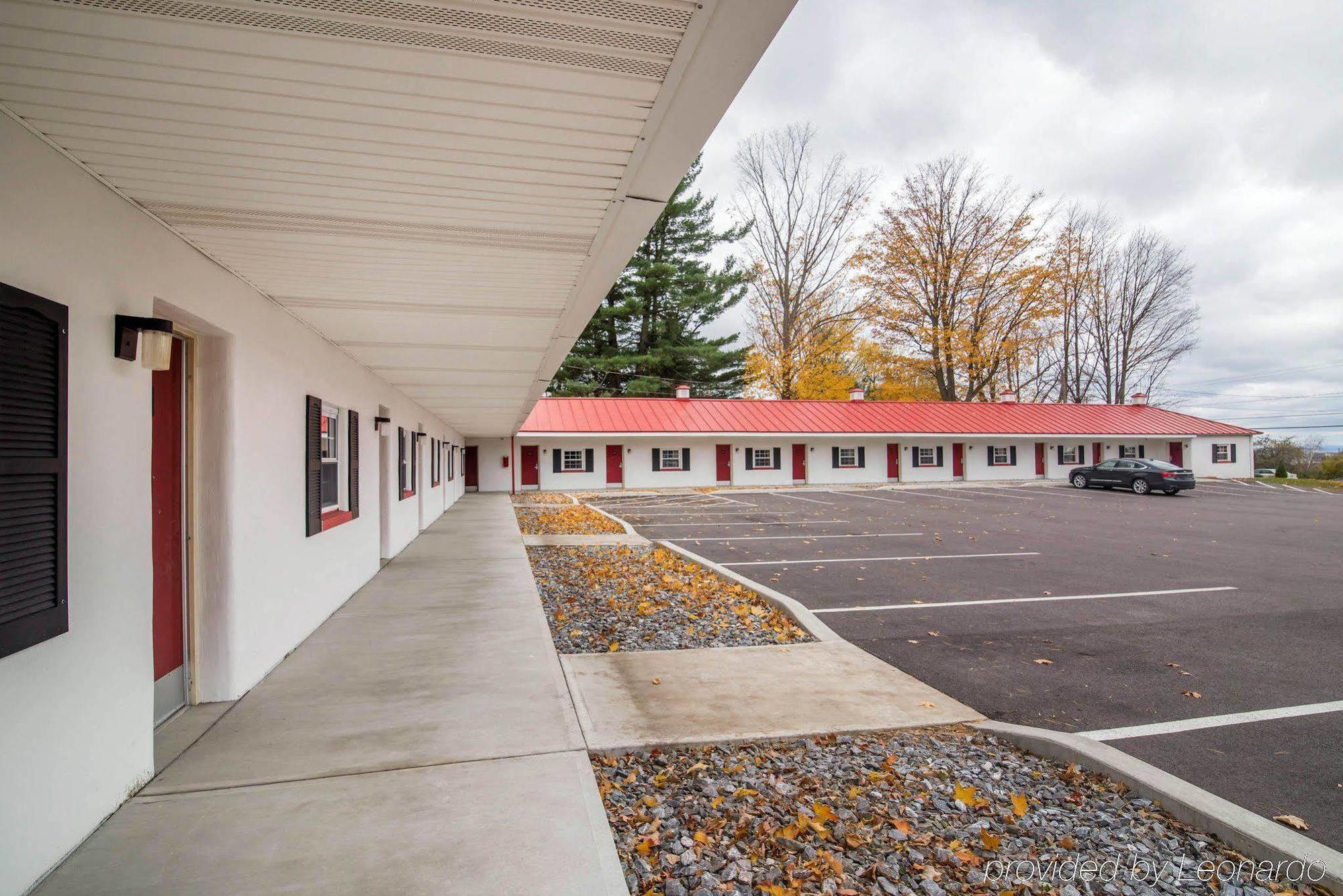 Econo Lodge Saint Albans Ngoại thất bức ảnh