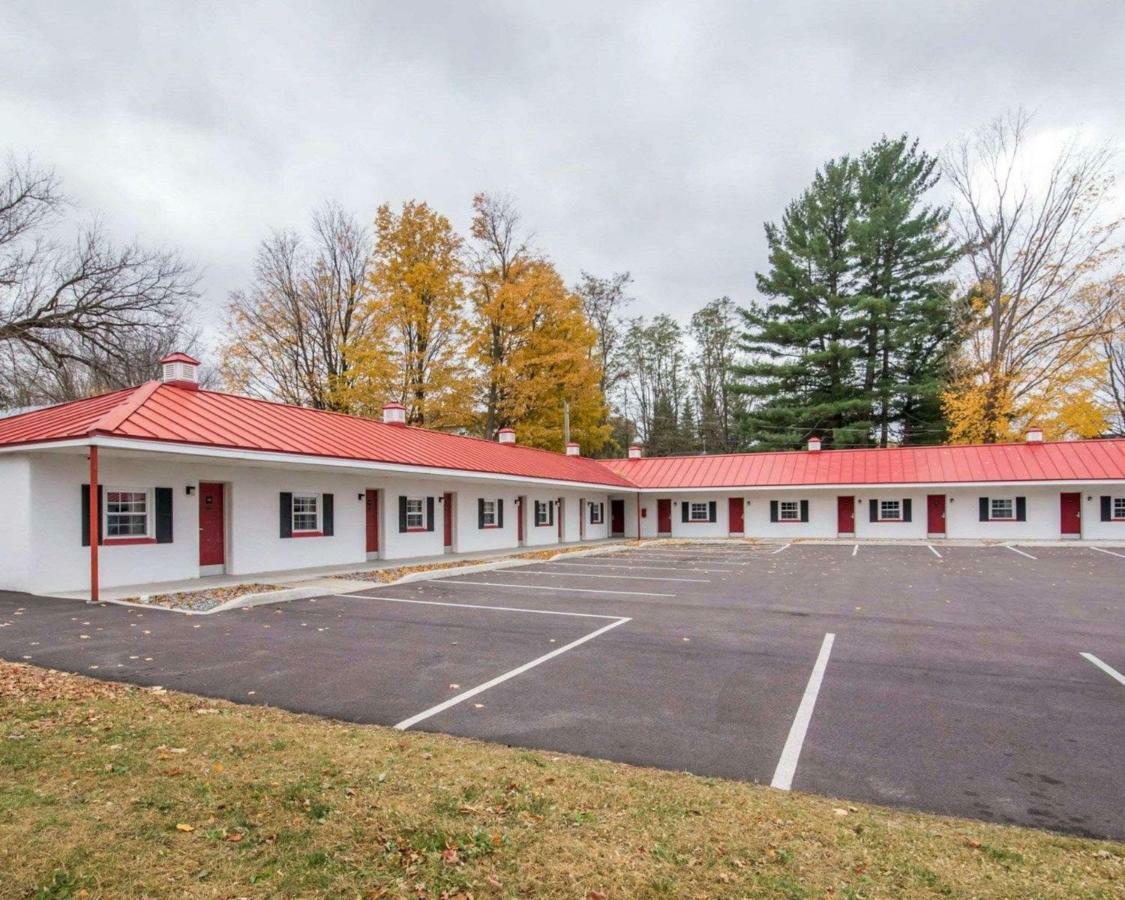 Econo Lodge Saint Albans Ngoại thất bức ảnh
