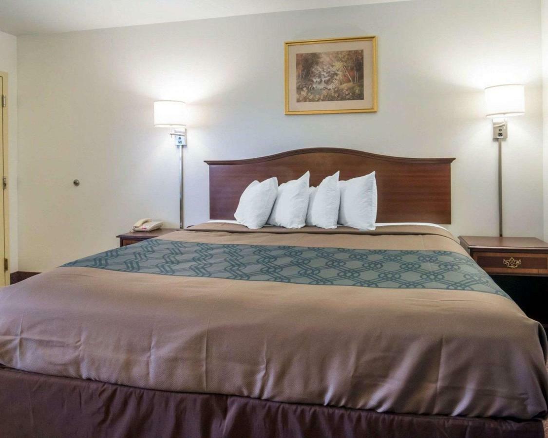 Econo Lodge Saint Albans Ngoại thất bức ảnh