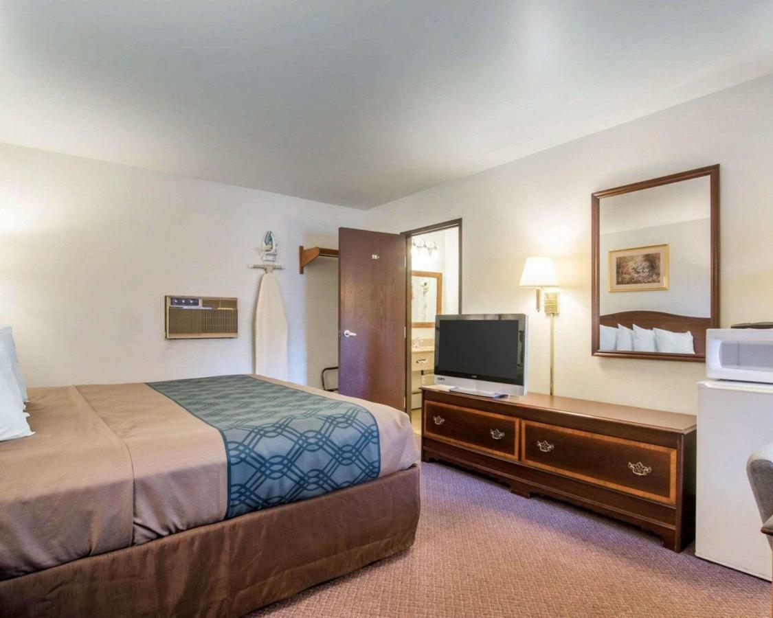 Econo Lodge Saint Albans Ngoại thất bức ảnh