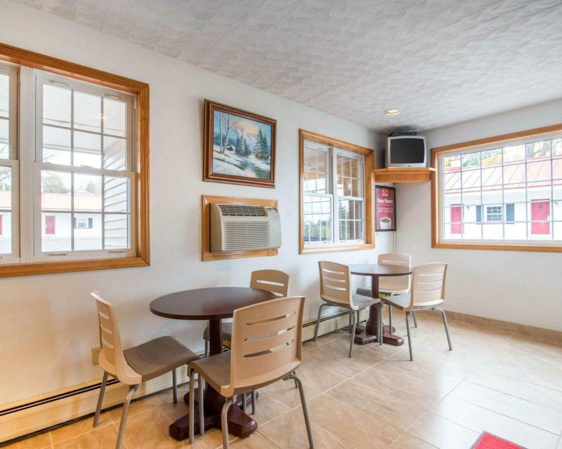 Econo Lodge Saint Albans Ngoại thất bức ảnh